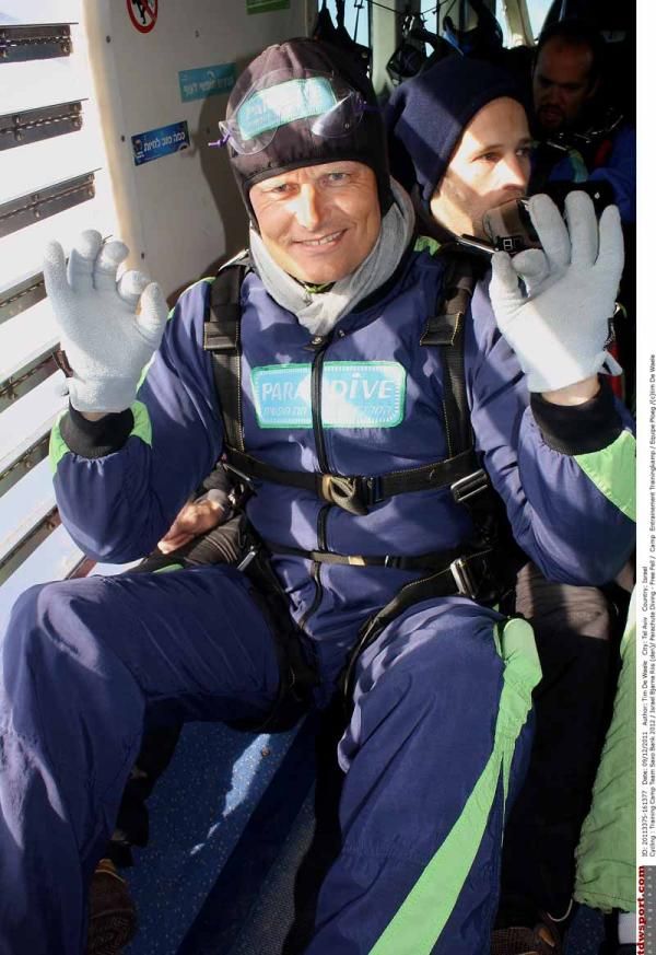 Hands up if you want to jump out of this aeroplane