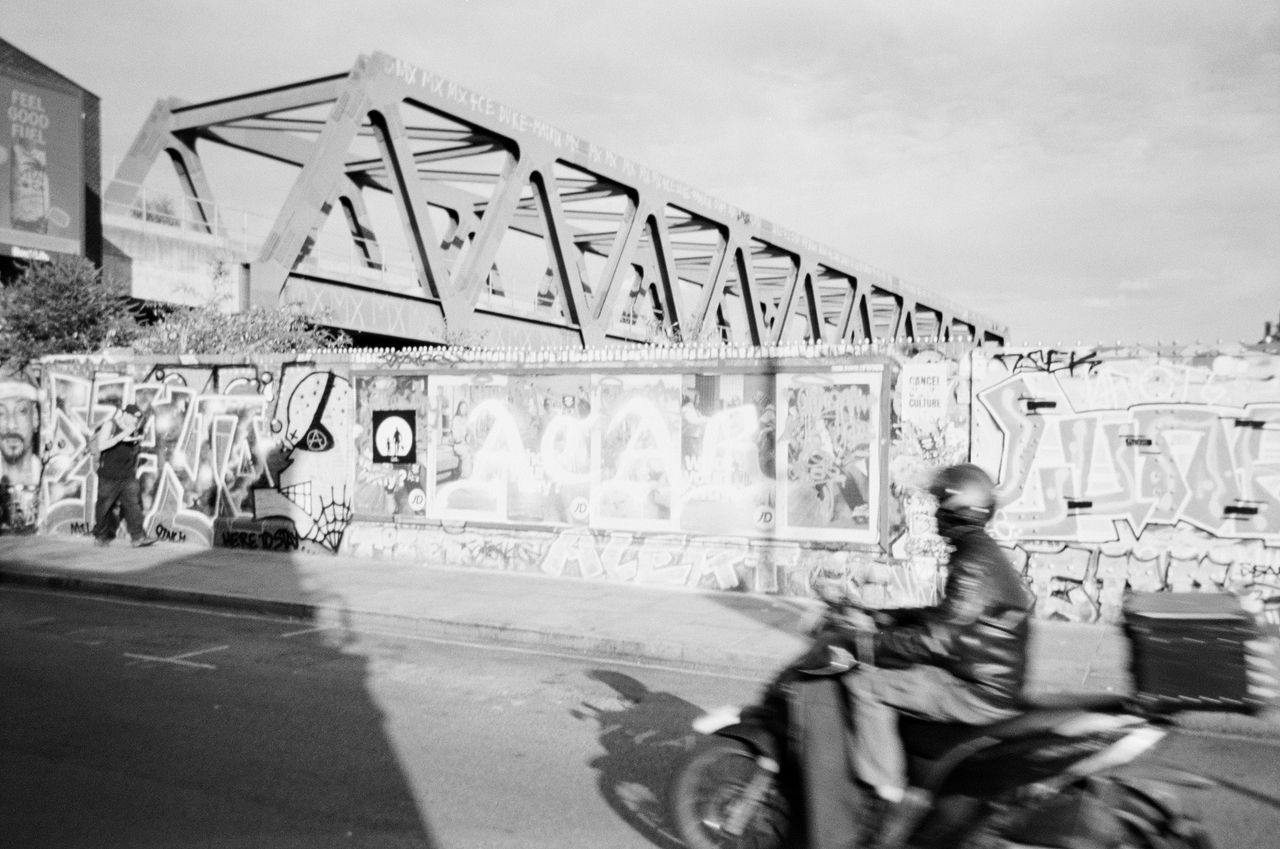 Sample photograph taken with Fujifilm QuickSnap Black and White