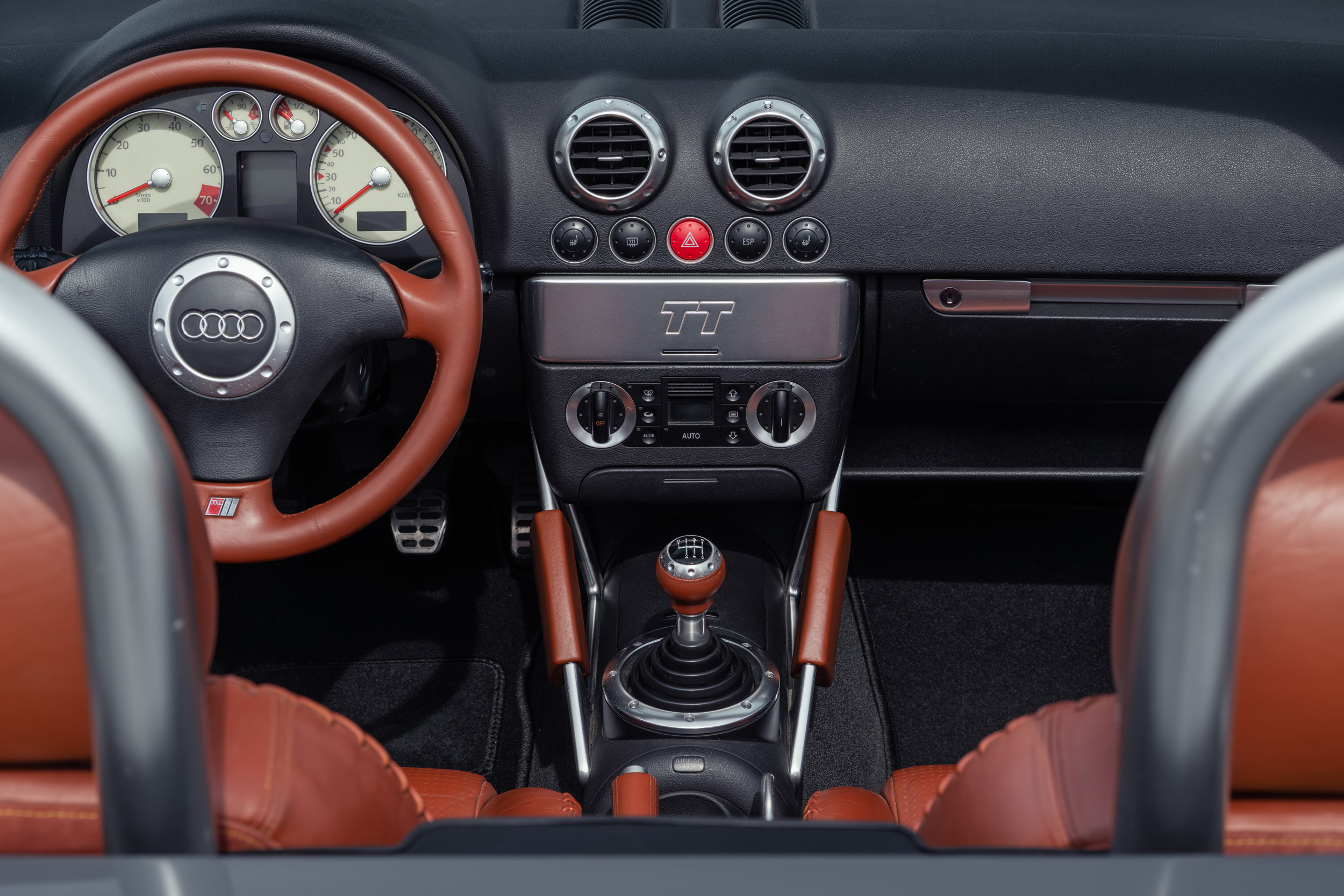 Autoforma Audi TTS Restomod dashboard