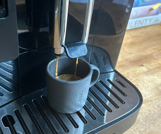 De'Longhi Magnifica Plus espresso