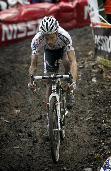 Niels Albert (BKCP - Powerplus) concentrates fully on the challenging parcours.