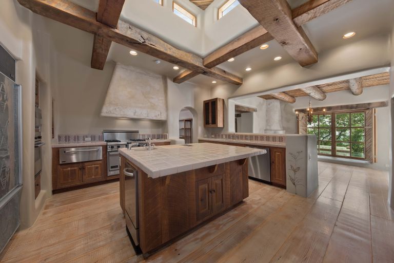 George Strait's mansion is on sale for $7.5 million | Homes and Gardens