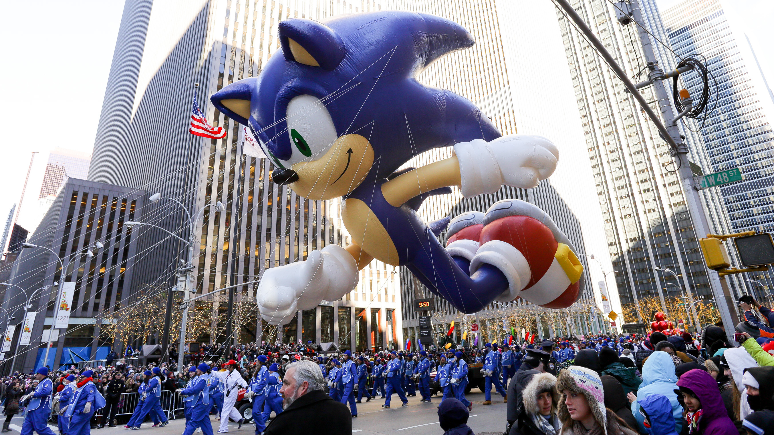 inflatable Sonic the hedgehog in New York