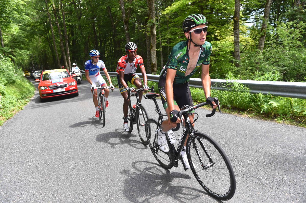 Perrig Qu&eacute;m&eacute;neur leads the break