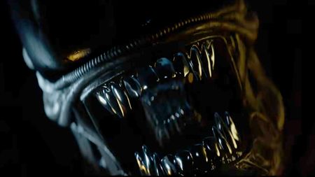 Xenomorph mouth about to bite you