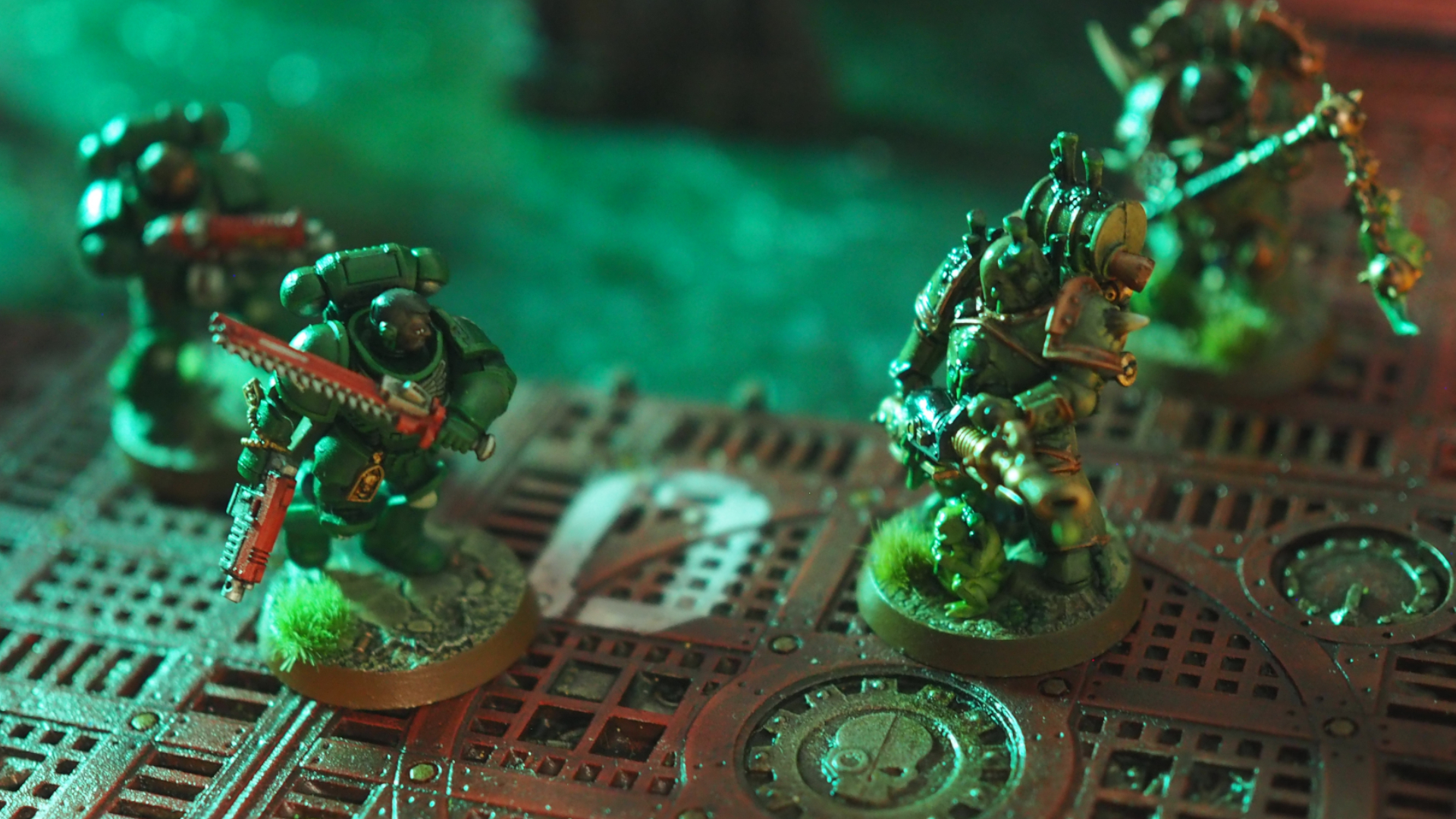 A Space Marine wielding a chainsword charges toward a Plague Marine with a heavy weapon and numerous fungus growths, both on an industrial platform with other warriors in the background