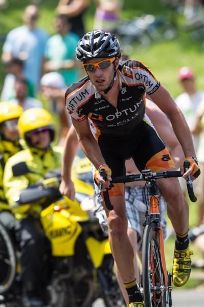 Scott Zwizanski (Optum) gets stuck between the break and the field.