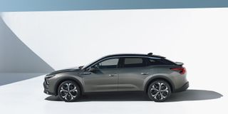 A true crossover design, the new Citroën C5 X blends elements of a sedan, estate car and an SUV