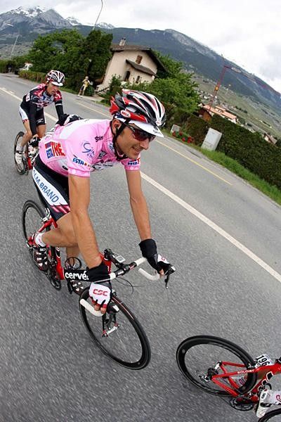 Ivan Basso (CSC) started and finished the day in the leader jersey. Will he tough it out to Milano?