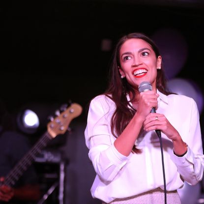 Performance, Entertainment, Singing, Performing arts, Music, Event, Music artist, Singer, Musician, Song, 