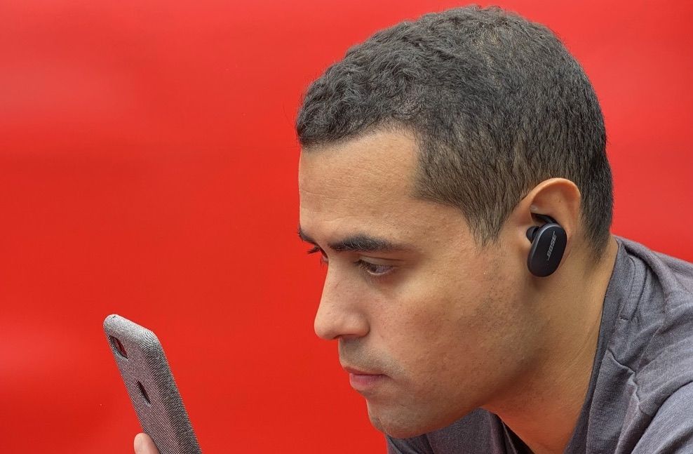bose quietcomfort vs airpods pro