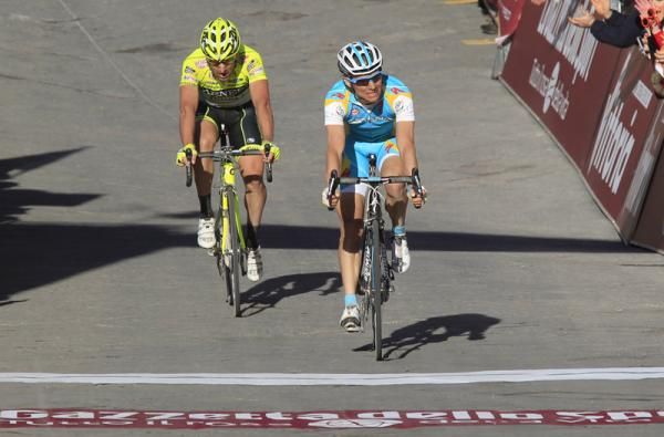Iglinskiy pips Gatto for second place in Strade Bianche