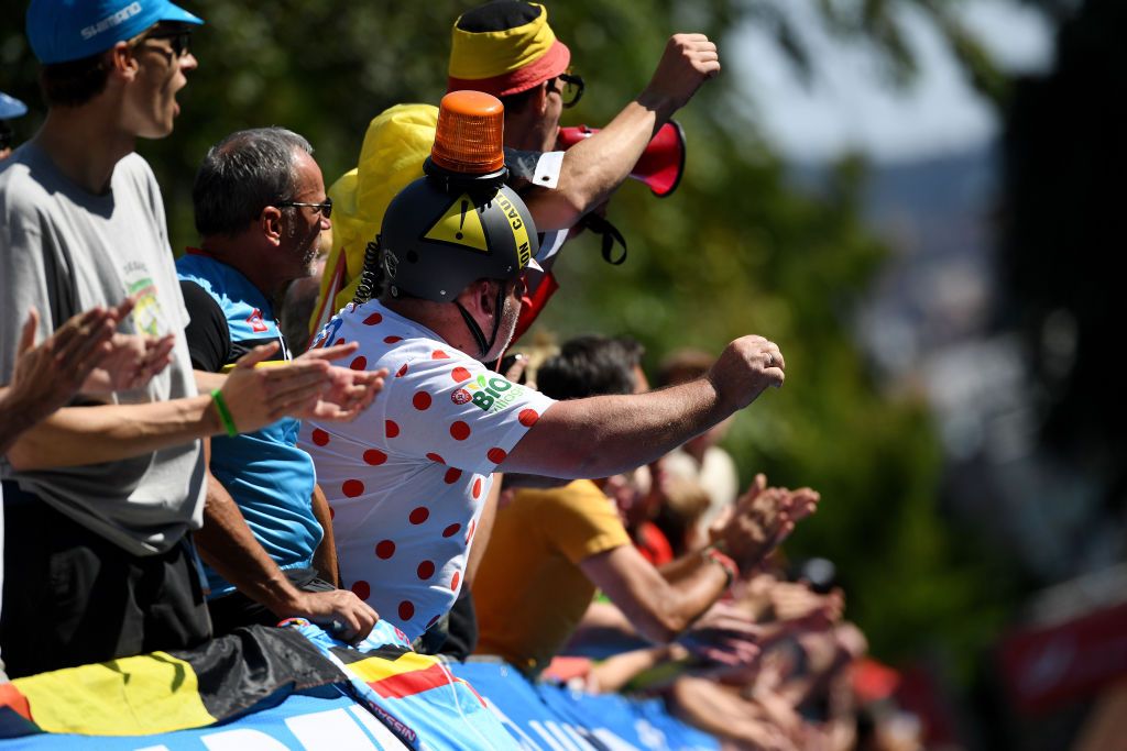LEUVEN BELGIUM SEPTEMBER 25 Fans cheer during the 94th UCI Road World Championships 2021 Women Elite Road Race a 1577km race from Antwerp to Leuven flanders2021 on September 25 2021 in Leuven Belgium Photo by Tim de WaeleGetty Images
