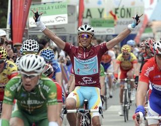 Alberto Contador (Astana) signals the third Castilla y Leon victory of his career