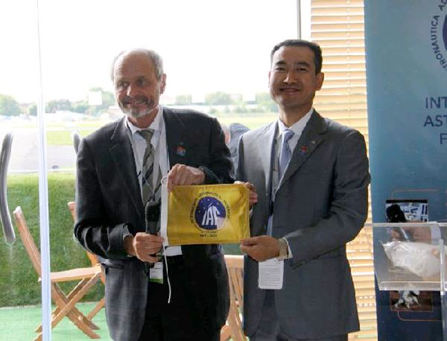 IAF flags return to space aboard China&#039;s Tiangong 1 space lab module.