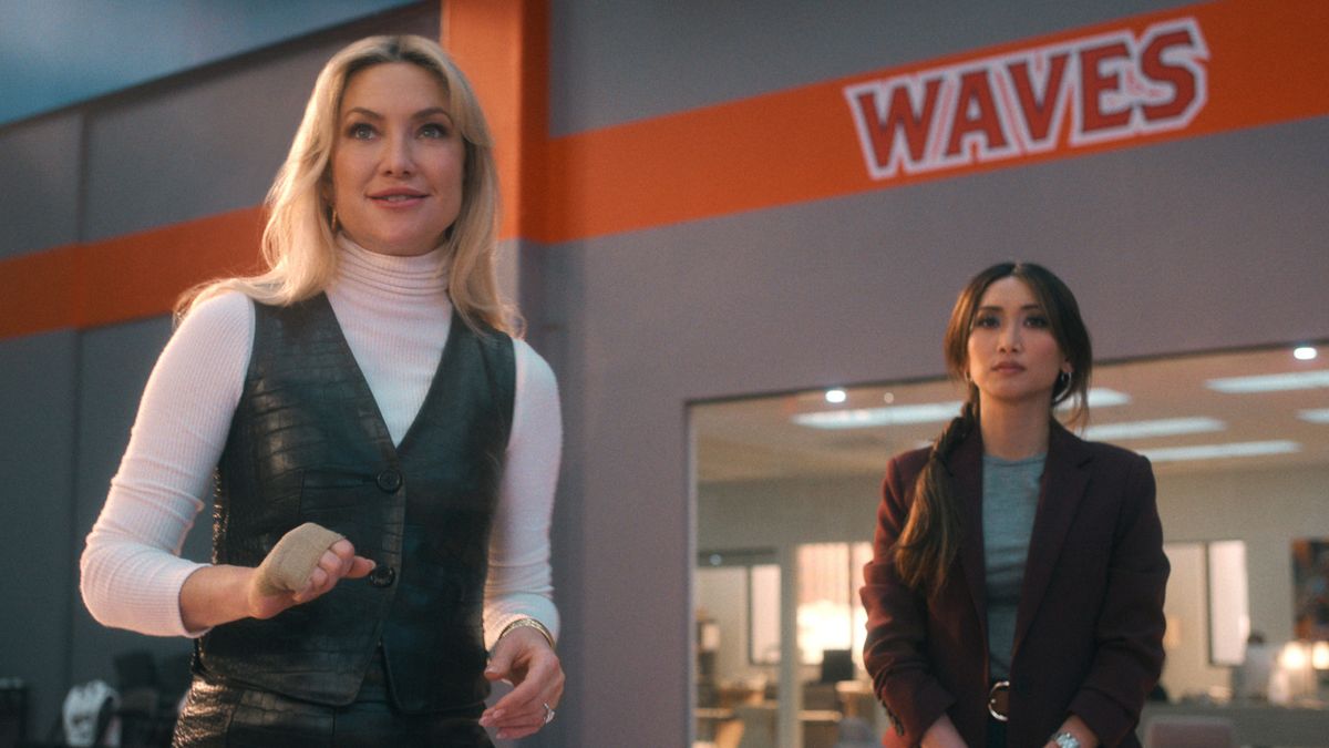 Isla Gordon (Kate Hudson) and Ali Lee (Brenda Song) look ahead on Running Point