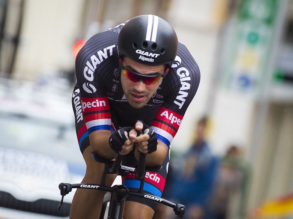 Tom Dumoulin on his way to winning stage 17 of the 2015 Vuelta a Espana.