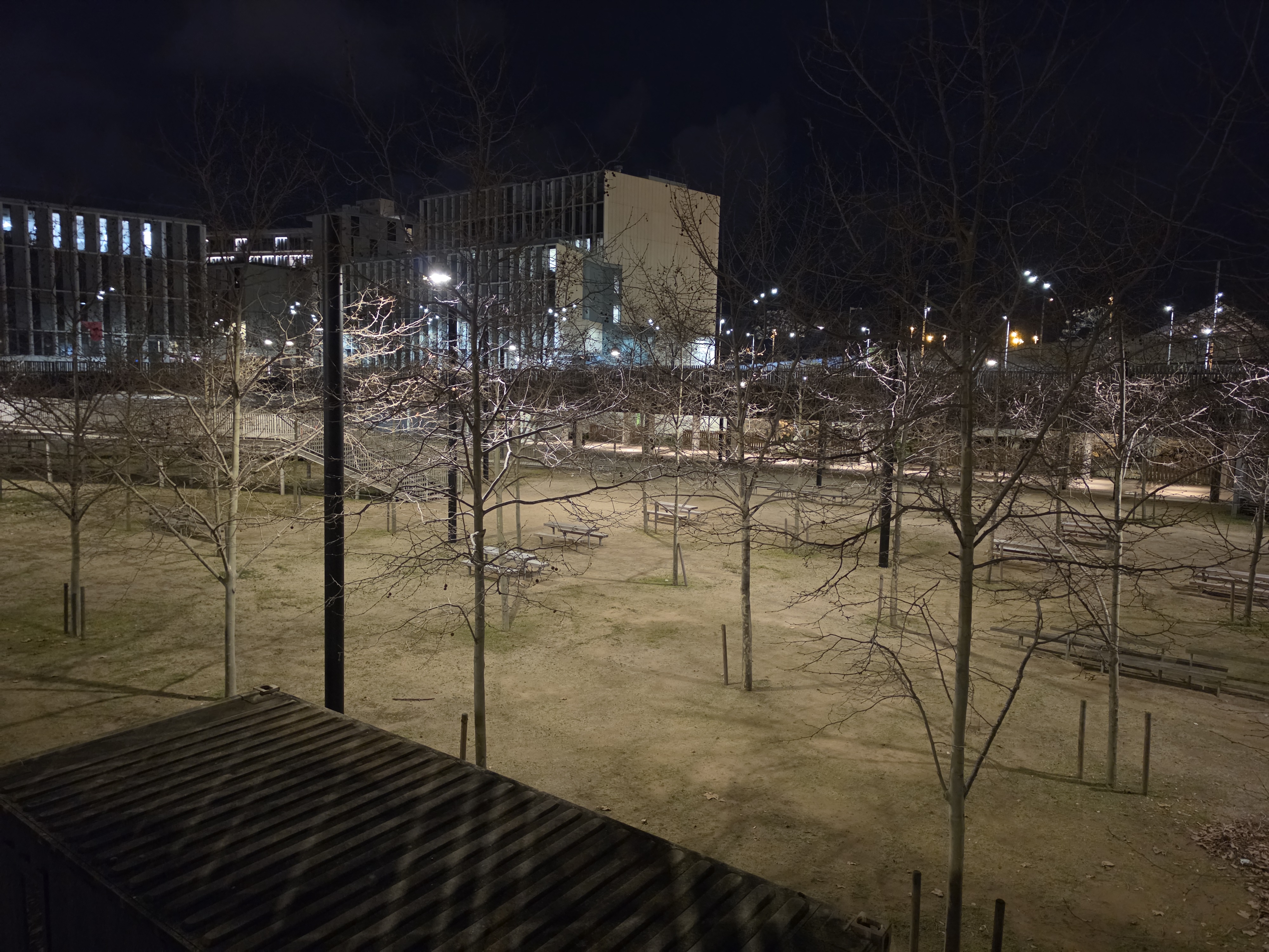 Samsung Galaxy S26 Ultra camera sample at night