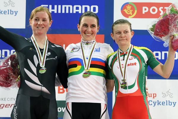 Women's points race podium - Lauren Ellis (New Zealand), Tara Whitten (Canada) and Tatsiana Sharakova (Belarus).