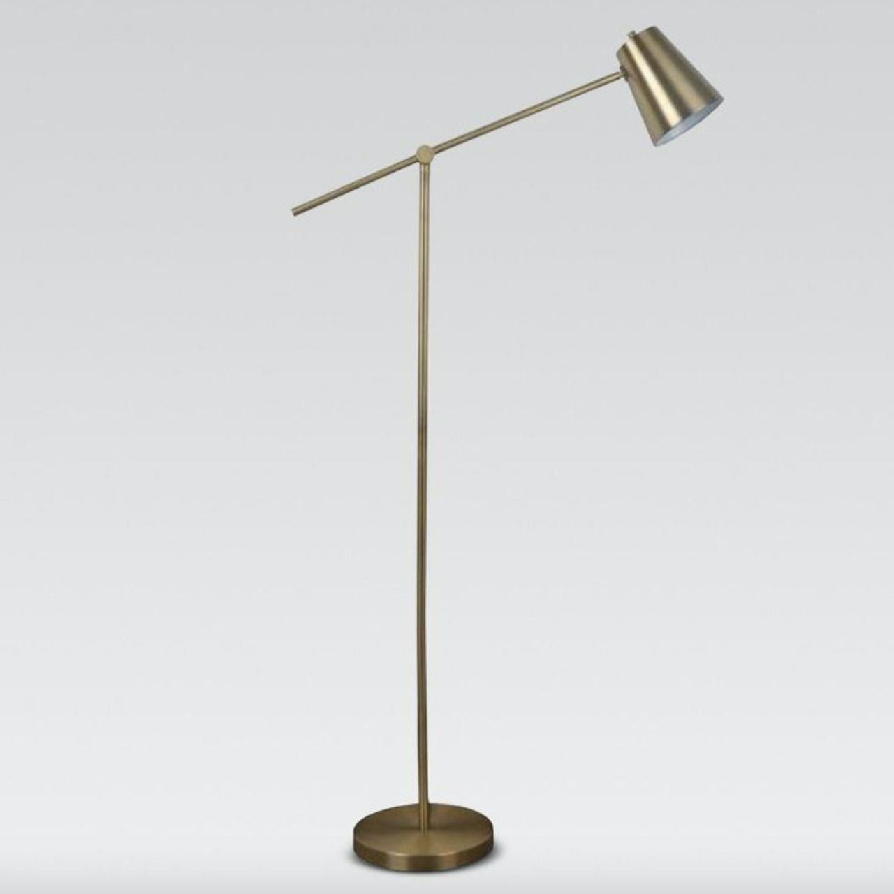 Lampu lantai kantilever kuningan