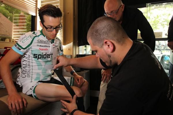 Spidertech-Planet Energy therapist Justin Ross applies SpiderTech tape to Lucas Euser in the team bus in Davis while SpiderTech's Ray Areesman looks on.
mjohnson_2010ATOC_stage2_02.jpg