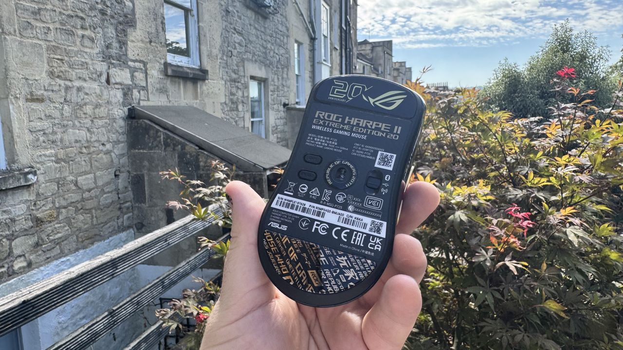 Asus ROG Harpe II Extreme Edition 20, outside, from the bottom
