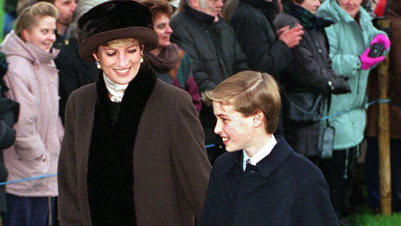 Princess Diana and Prince William young