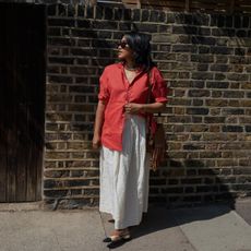 An image of influencer @chiarasatelier wearing the best skirts for petites.