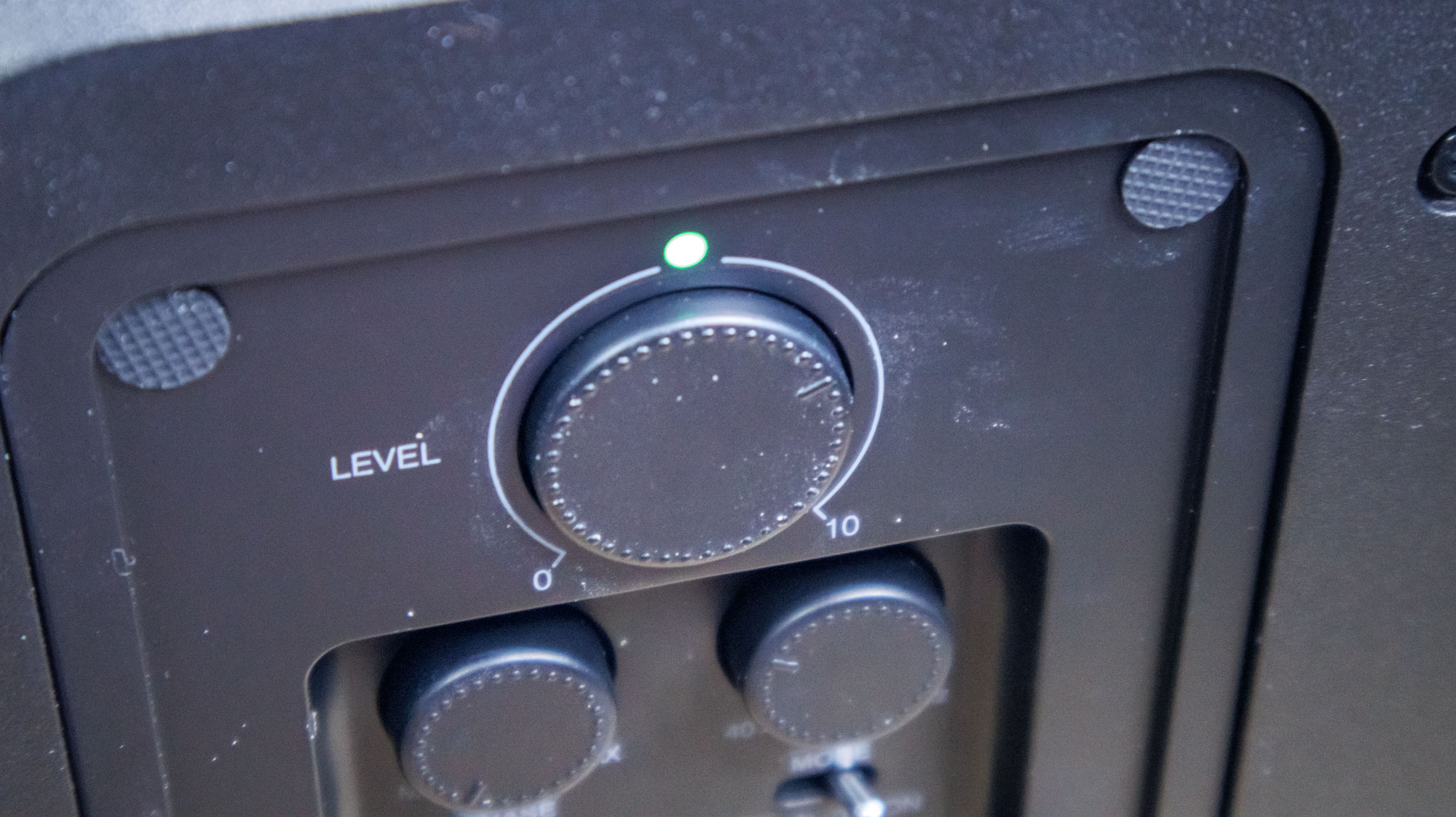 Qacoustics-sub80 closeup of the volume knobs