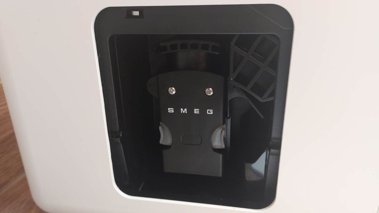Smeg BCC12 Bean-to-Cup Coffee Machine review: a semi-automatic delight | T3