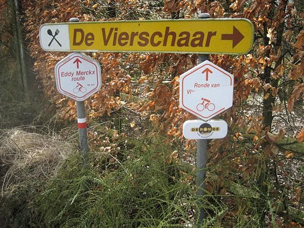 The Omloop Het Volk course intersects