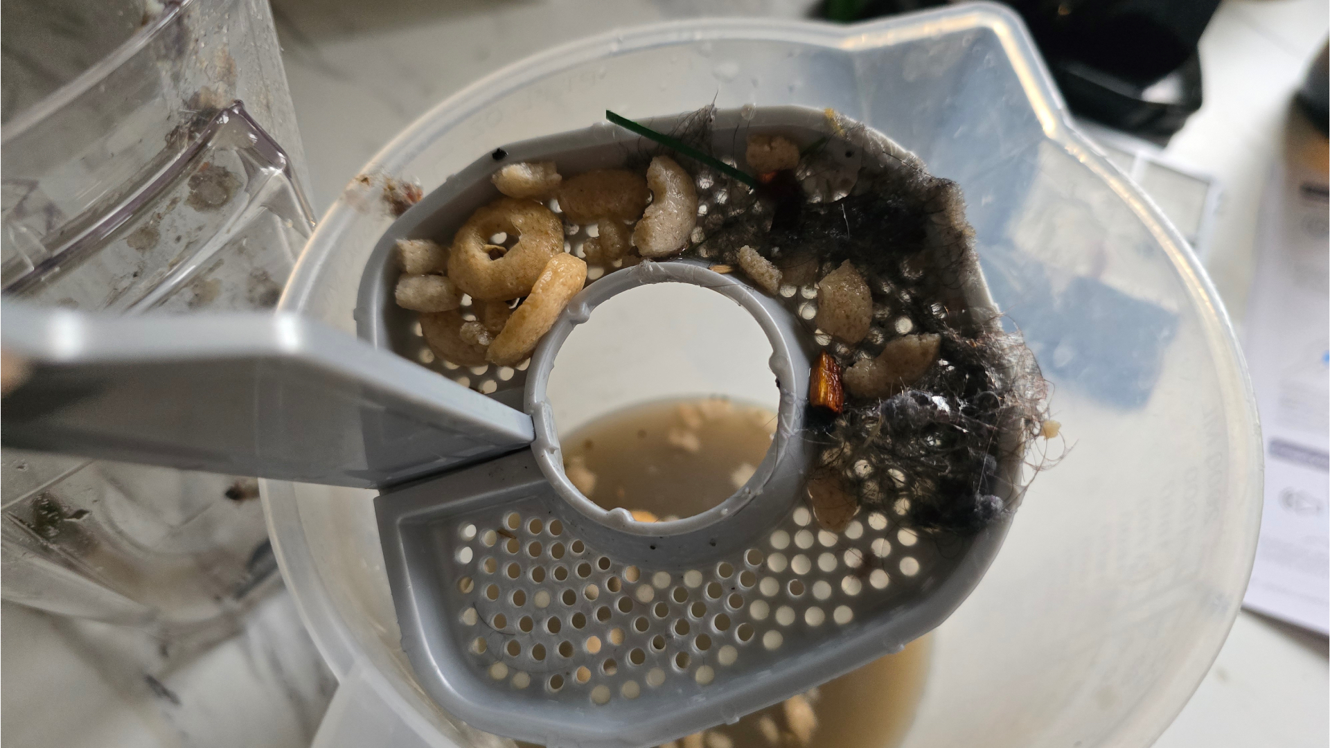 Bissell CrossWave HydroSteam Pet strainer