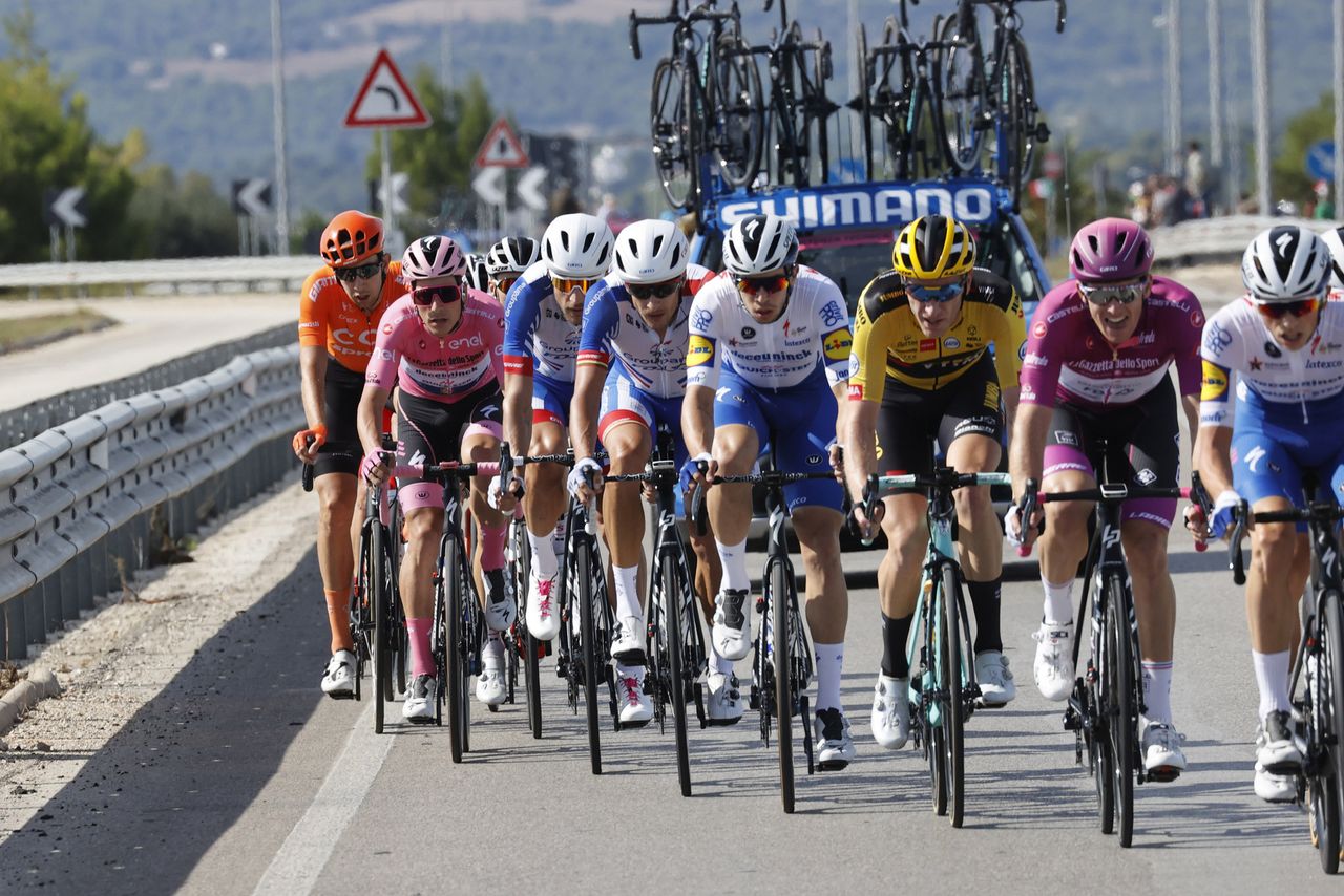 Giro d'Italia 2020 - 103th Edition - 7th stage Matera - Brindisi 143&Acirc;&nbsp;km - 09/10/2020 - Ventagli - Joao Almeida (POR - Deceuninck - Quick Step) - Arnaud Demare (FRA - Groupama - FDJ) - photo Luca Bettini/BettiniPhoto&Acirc;&copy;2020