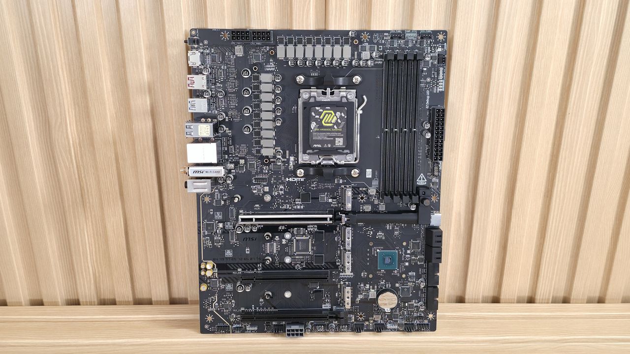 MSI MAG B850 Tomahawk Max Wifi II - board pictures