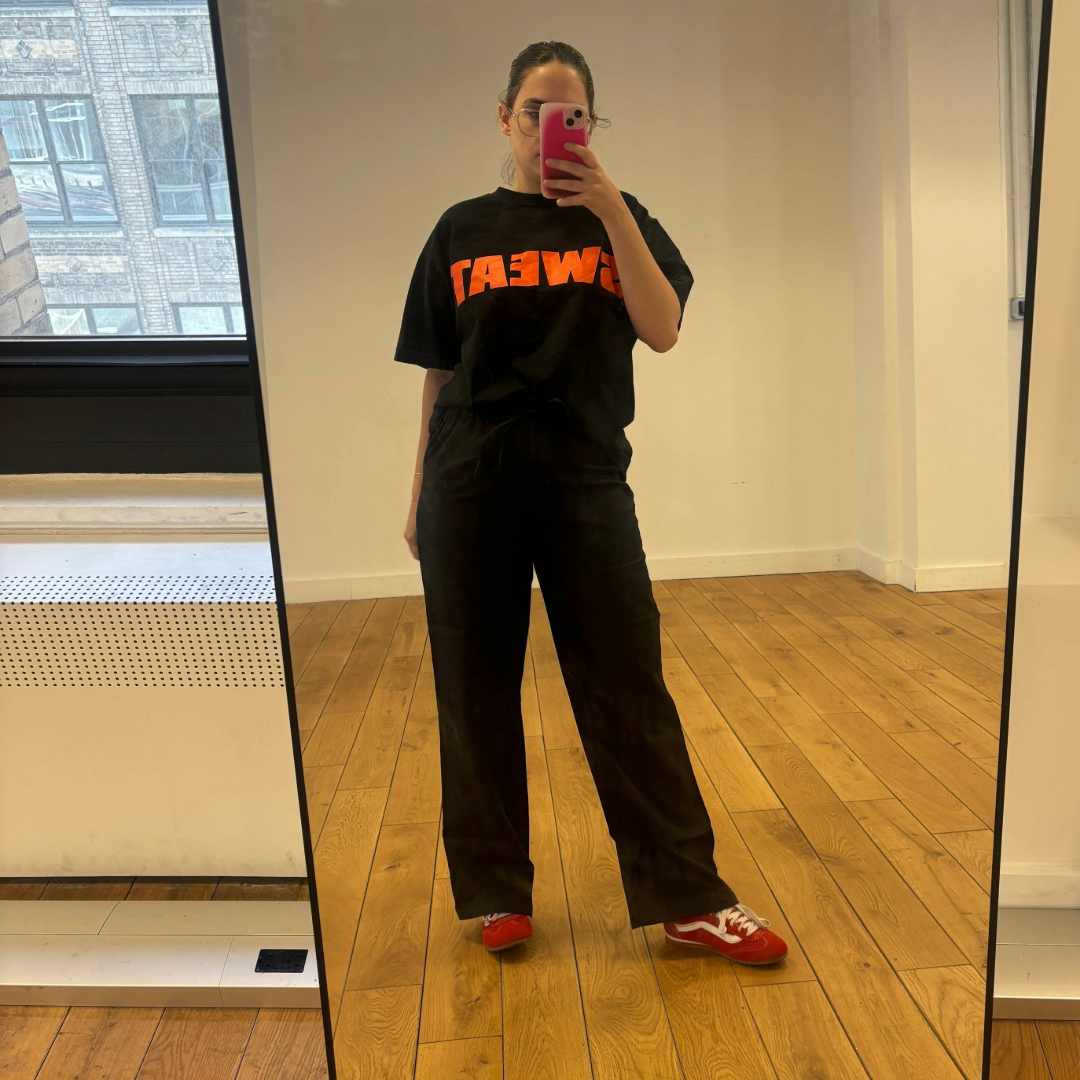 Fashion E-Commerce Editor Julia Marzovilla tests the Reformation Petites Olina Linen Pants.