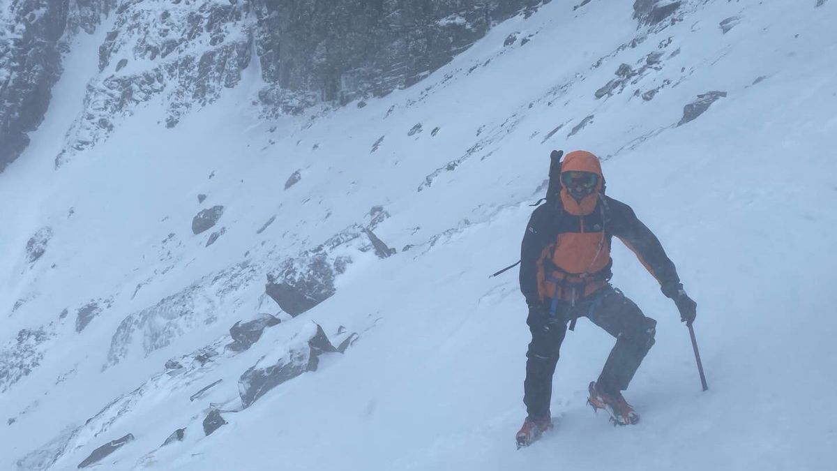 how to take a bearing: winter on Ben Nevis