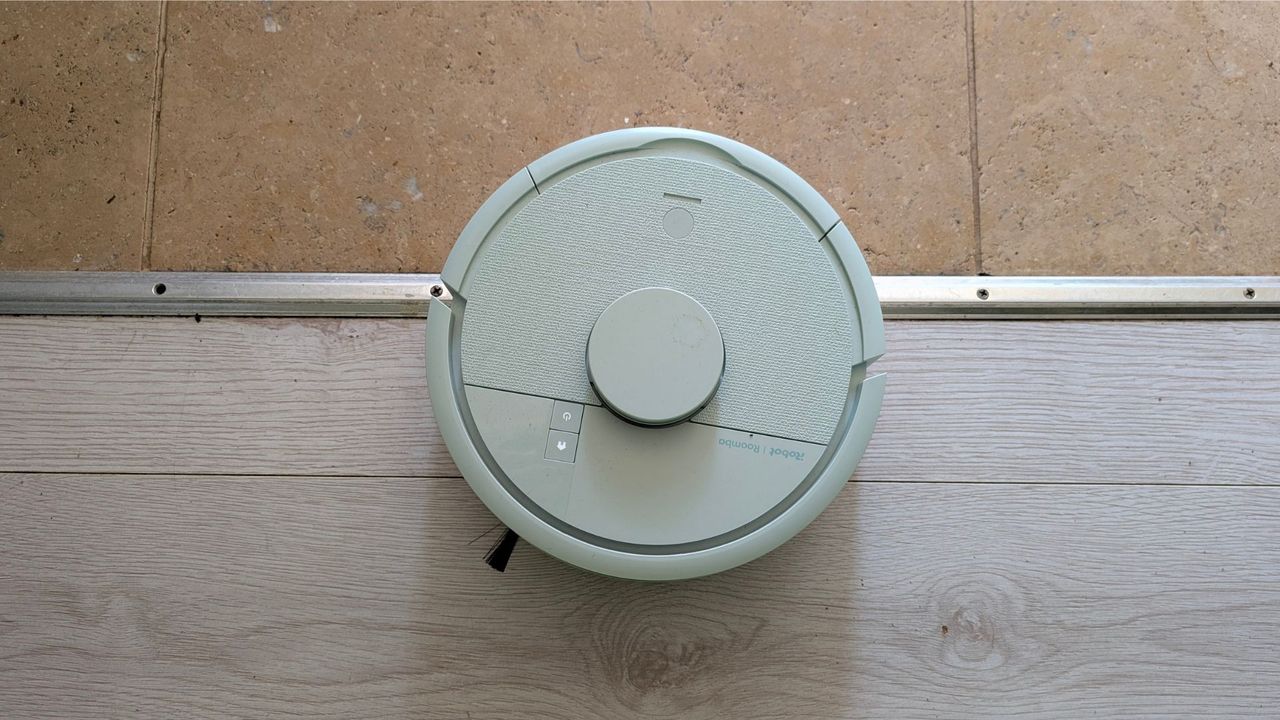 testing iRobot Roomba Mini Robot Vacuum &amp; Mop