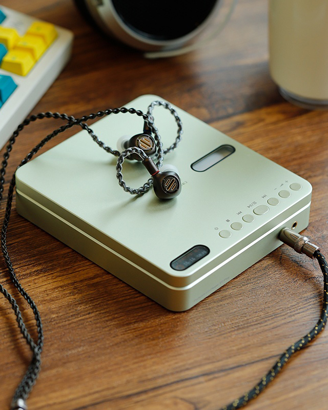 Shanling EC Play portable CD player