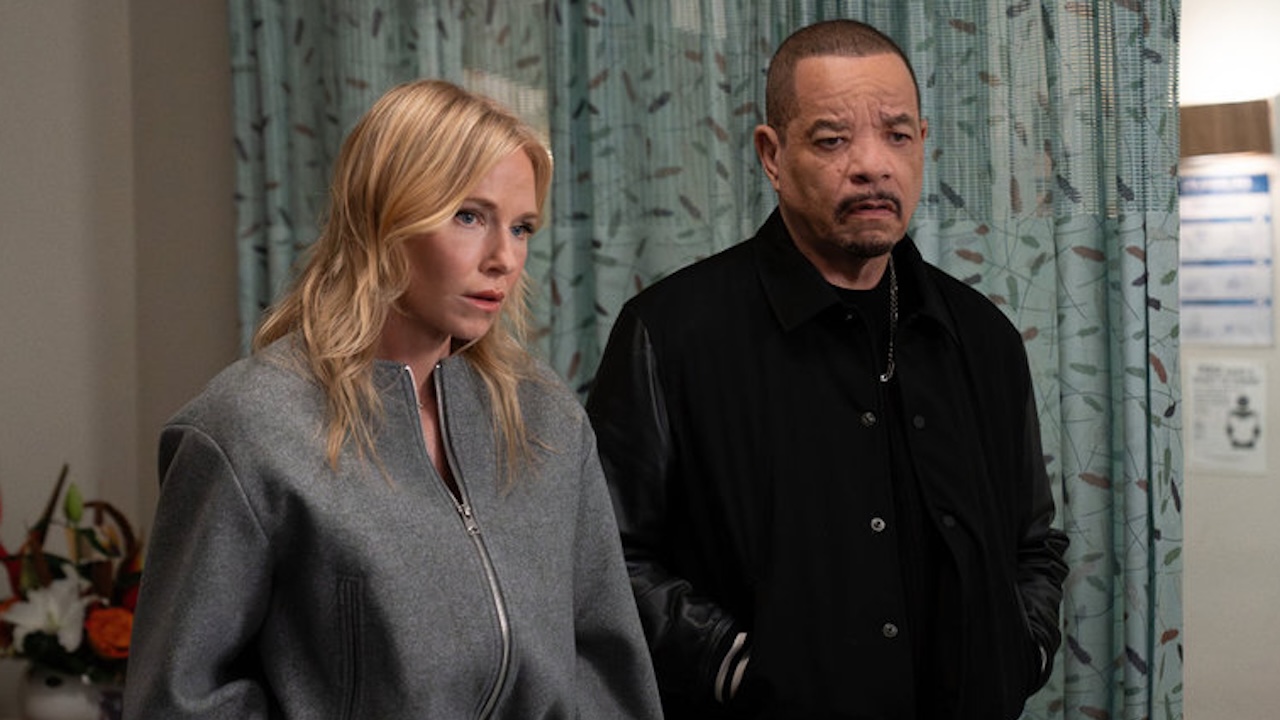 Rollins and Fin interviewing a witness in Law &amp; Order: SVU Season 27x07