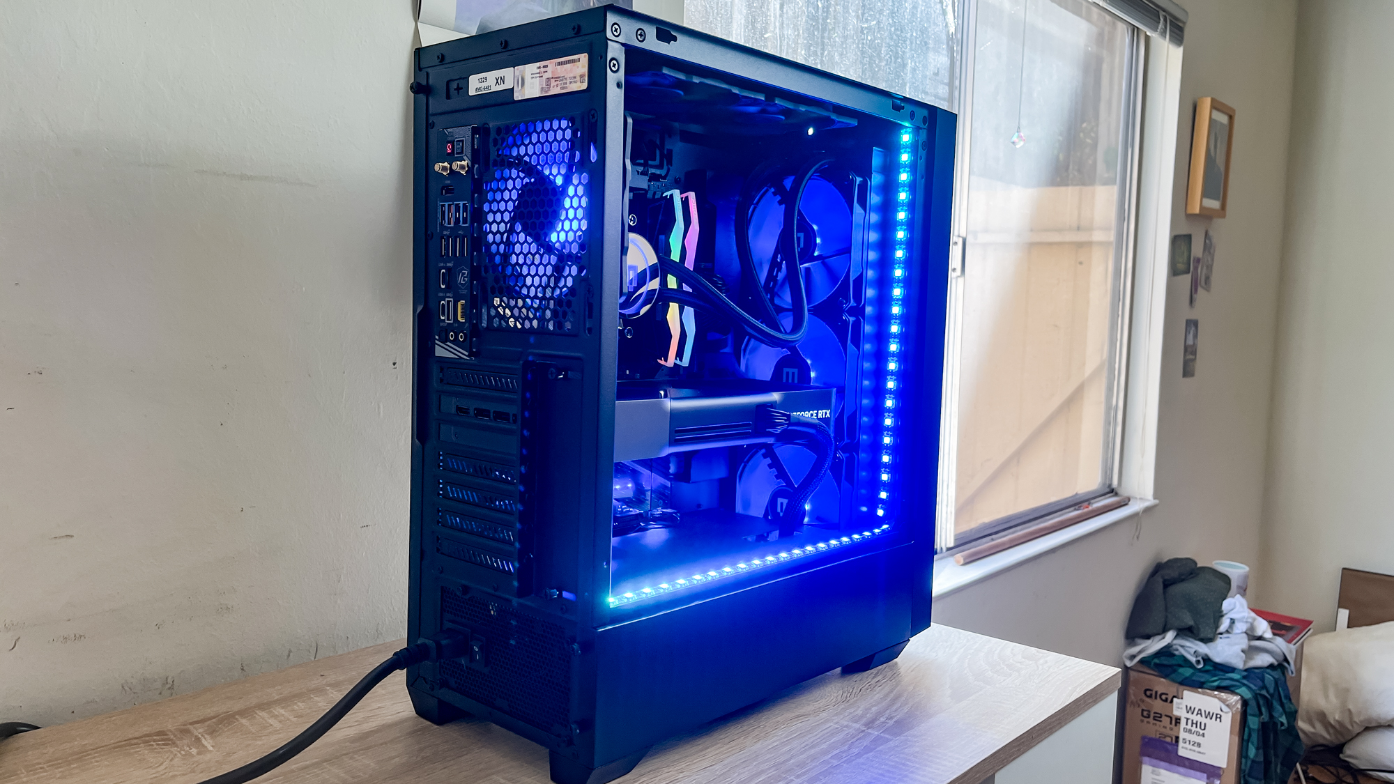 Maingear MG-1 gaming PC review unit in action