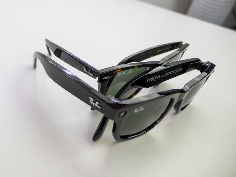Ray Ban Stories Vs Wayfarer Angle