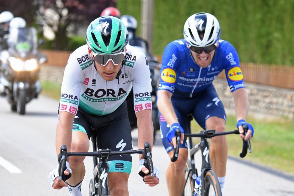 Lukas Postlberger dropped Shane Archbold (Deceuninck-QuickStep)