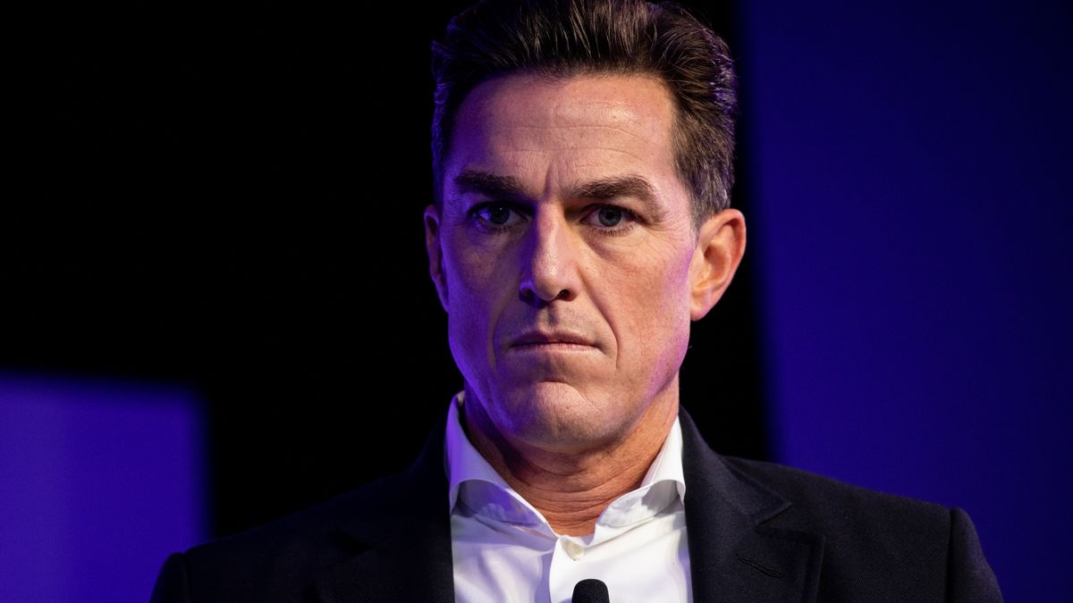 After laying off Battlefield 6 developers, EA pays its CEO $38 million because Battlefield 6 did so well