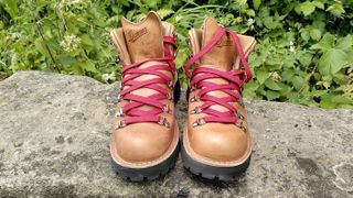 Danner Mountain Light Cascade hiking boots