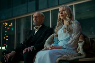 Colm Feore as Reginald Hargreeves, Liisa Repo-Martell as Abigail in episode 406 of The Umbrella Academy.