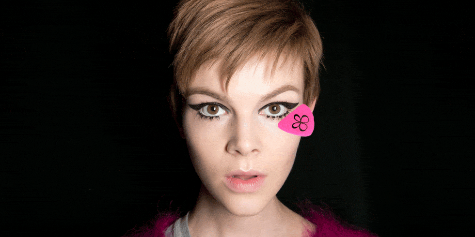 Perfect cat-eye makeup