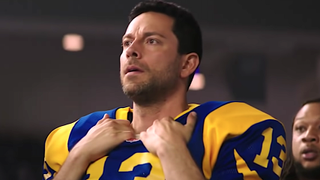 Zachary Levi is Kurt Warner in American Underdog.