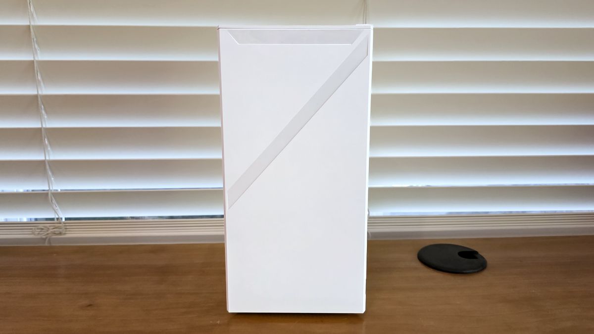 MSI Roamii BE Pro router on a windowsill
