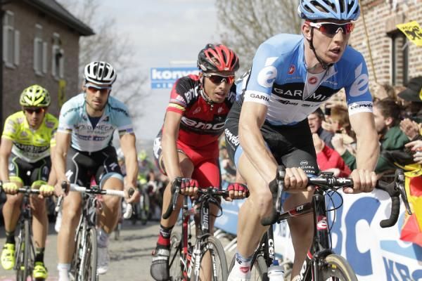Sep Vanmarcke (Garmin - Barracuda) ahead of Alessandro Ballan (BMC)