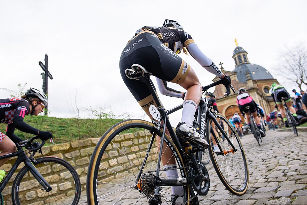 Saartje Vandenbroucke approaches the top of the iconic, Muur van Geraardsbergen - Pajot Hills Classic 2016
